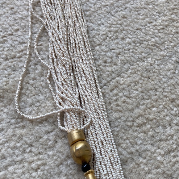 Rivers of white glass seed beads. Brass bold pieces. 1960s vintage. - Picture 9 of 12